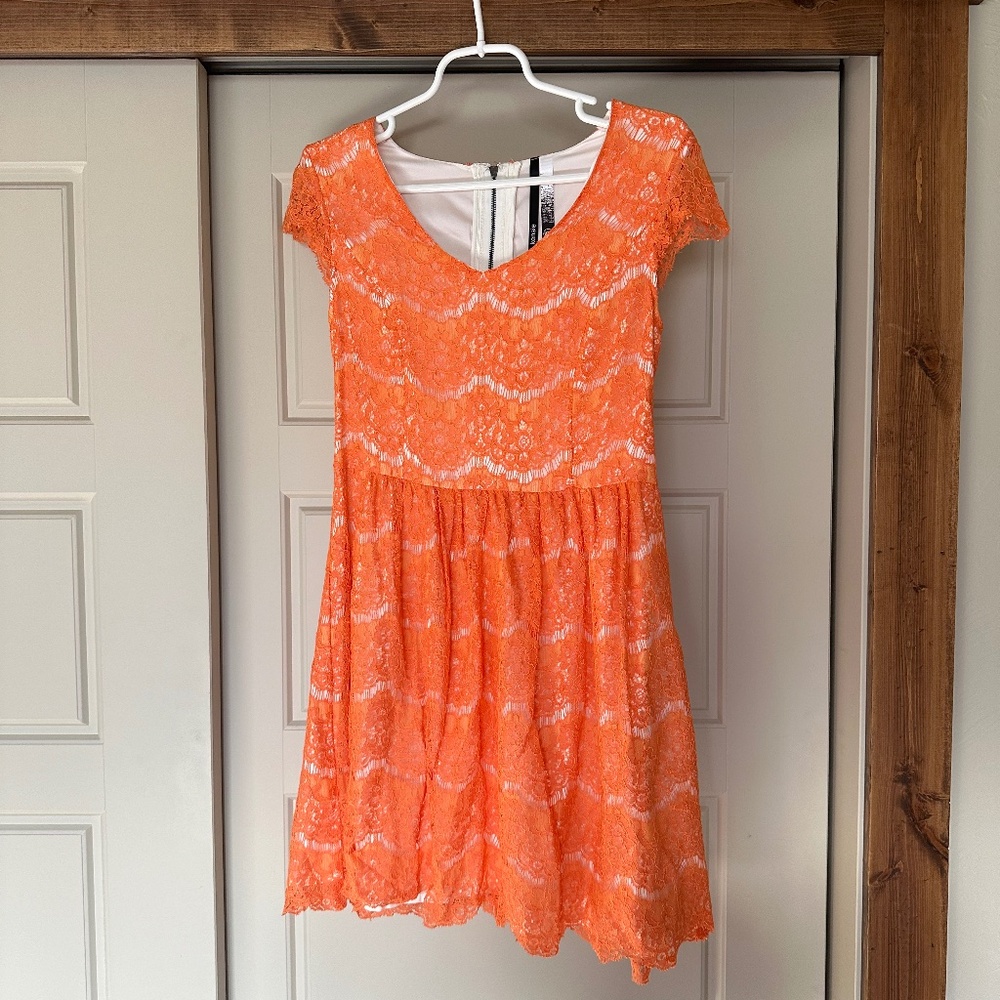 Orange M Kensie Women's Lace Lined Dress Excellent Condition